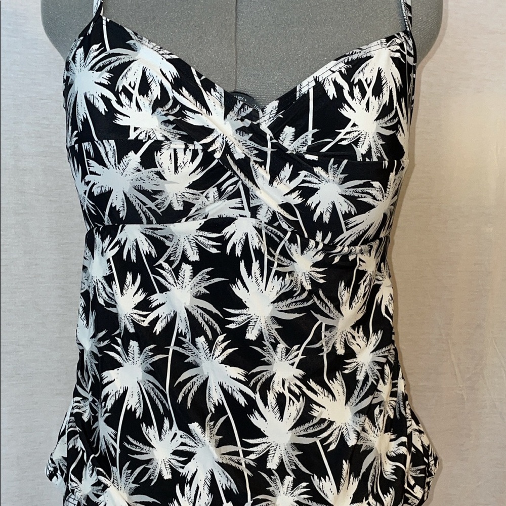 Women’s swim top